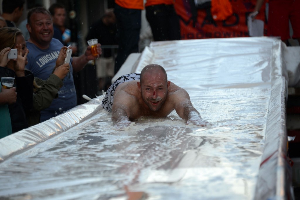 ../Images/Donderdag kermis 418.jpg